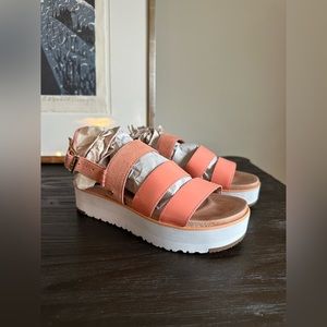 UGG Braelynn Sandals